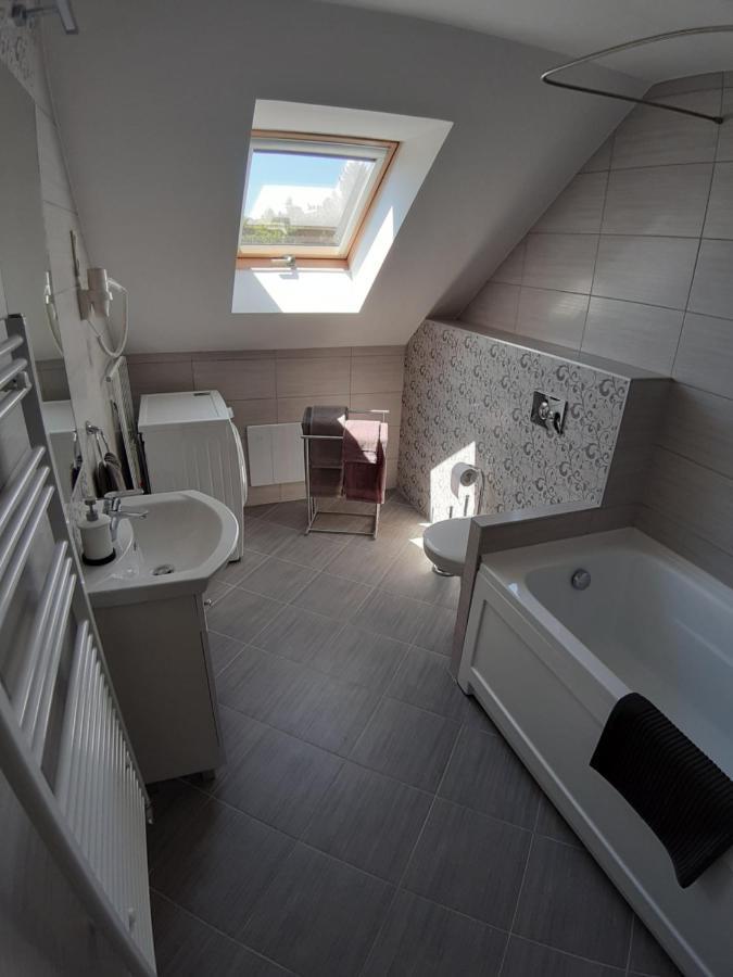 Profi Kecó Apartman Balatonalmadi Bagian luar foto
