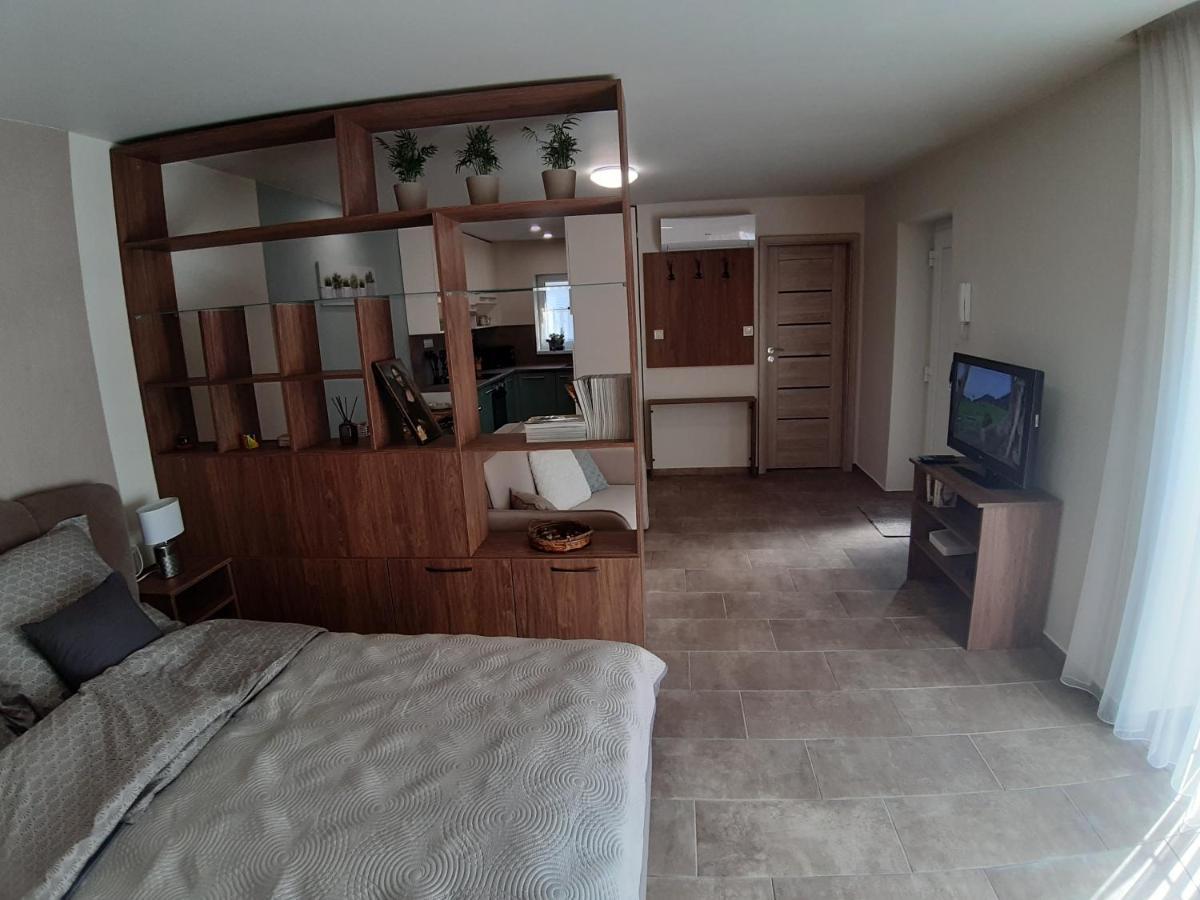 Profi Kecó Apartman Balatonalmadi Bagian luar foto